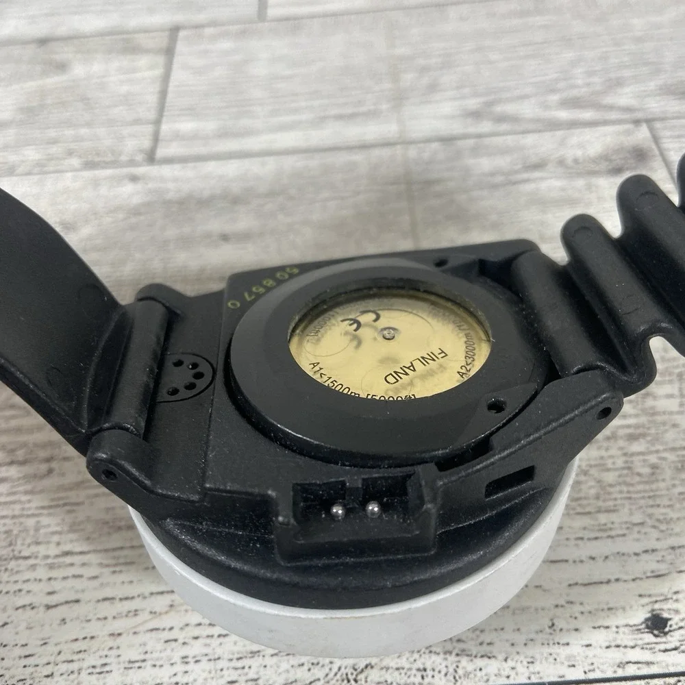 Suunto Gecko Wrist Dive Computer For Scuba Diving (PARTS ONLY NOT TESTED)